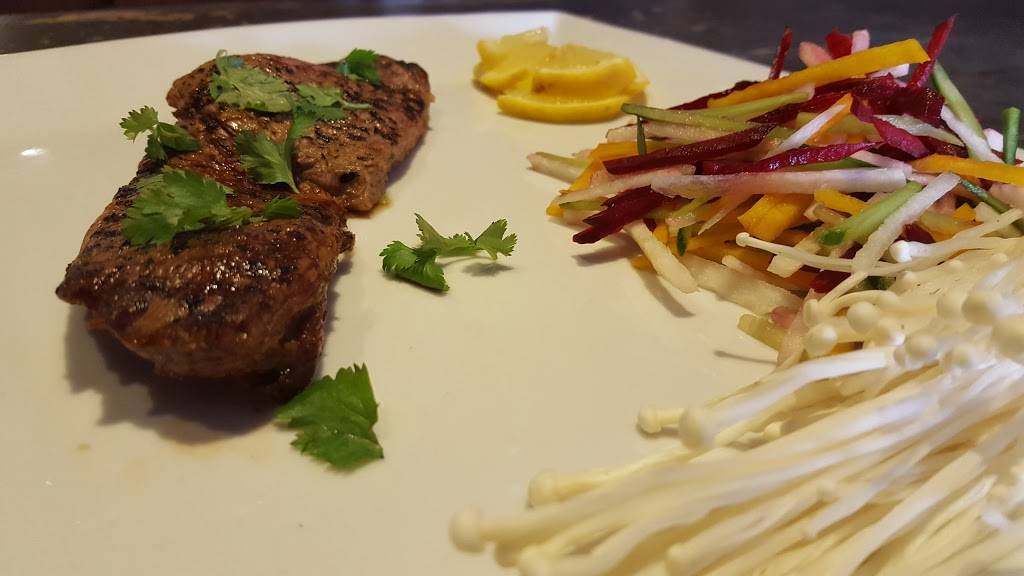 Roses New York | restaurant | 13130 Yonge St, Richmond Hill, ON L4E 2T3, Canada | 9057730111 OR +1 905-773-0111