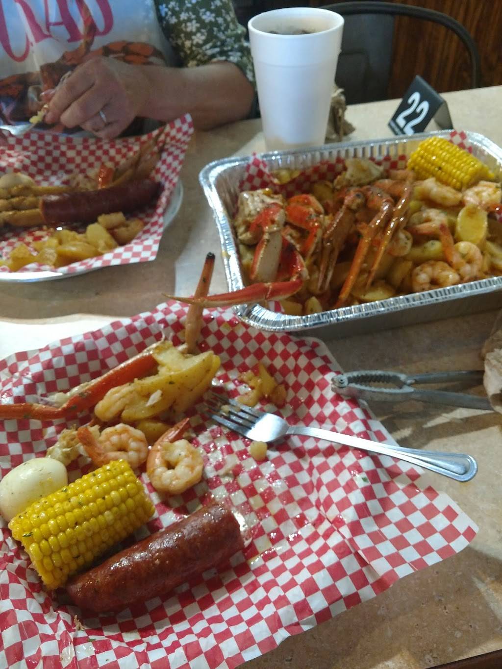 Krab Kingz Lees Summit | restaurant | 320 SW Blue Pkwy, Lees Summit, MO 64063, USA | 8166006305 OR +1 816-600-6305