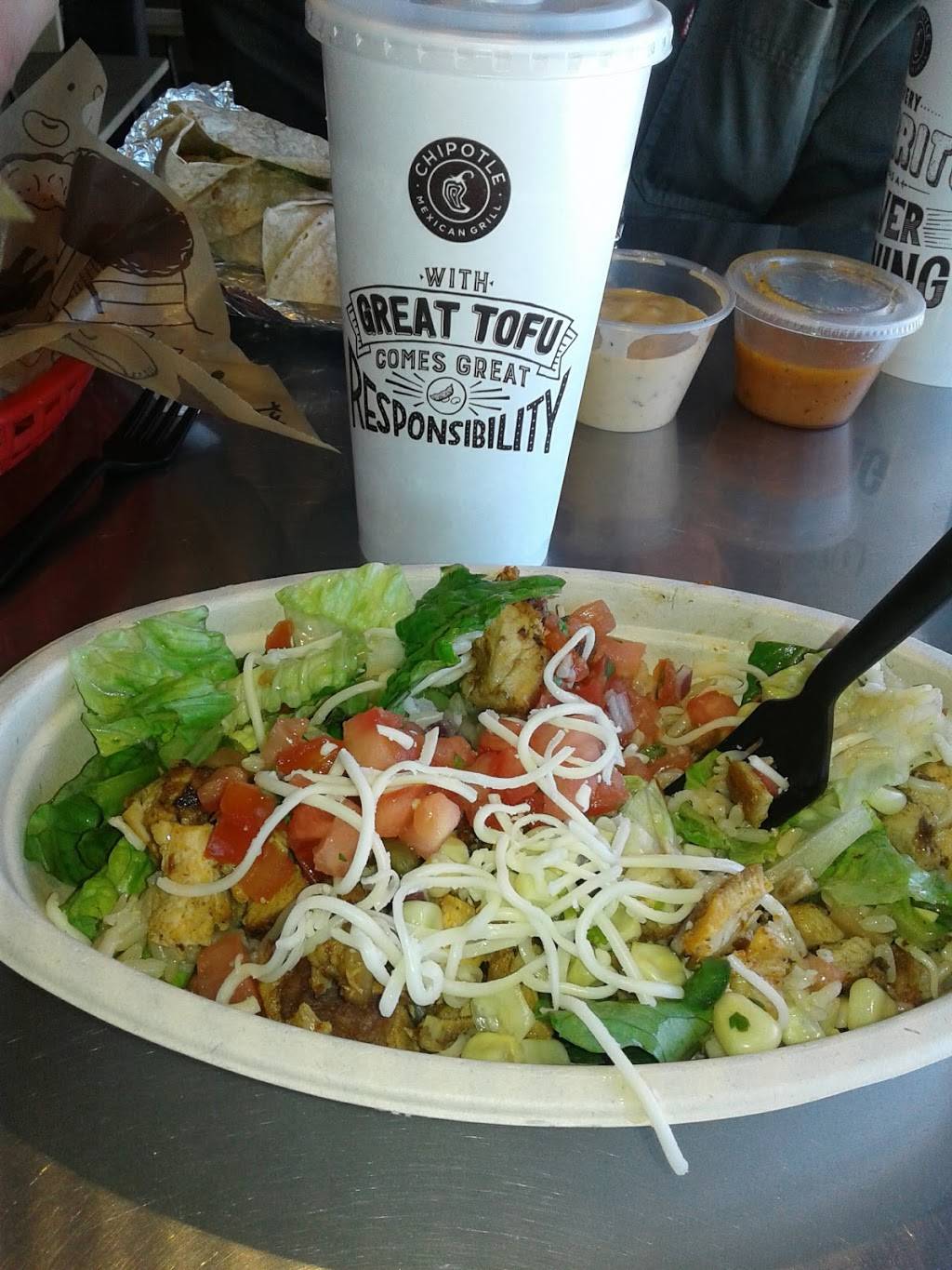 Chipotle Mexican Grill | restaurant | 580 Shelburne Rd Ste 14B, Burlington, VT 05401, USA | 8028593301 OR +1 802-859-3301