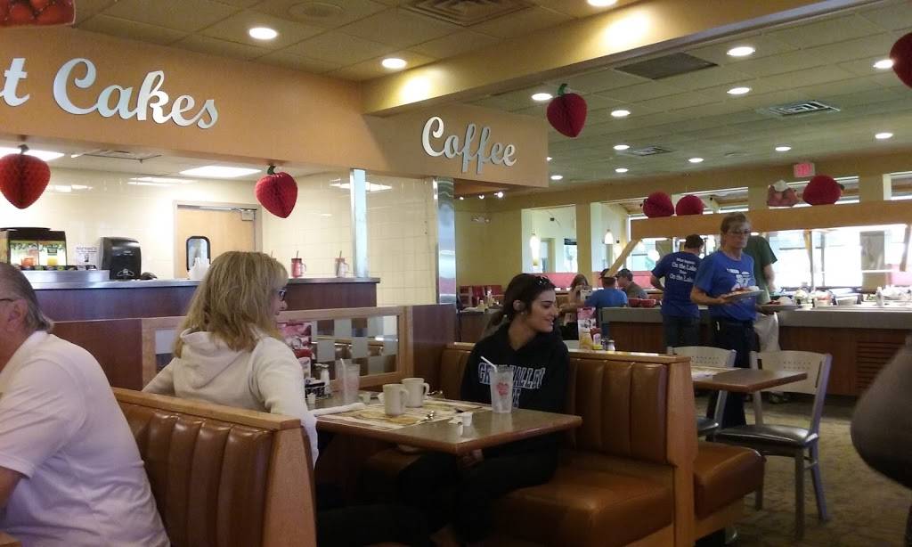 BIG BOY | restaurant | 16880 Hall Rd, Clinton Twp, MI 48038, USA | 5862636220 OR +1 586-263-6220