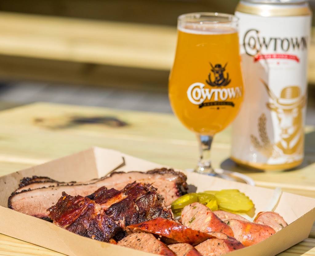Cowtown Brewing Co | restaurant | 1301 E Belknap St, Fort Worth, TX 76102, USA | 8174895800 OR +1 817-489-5800