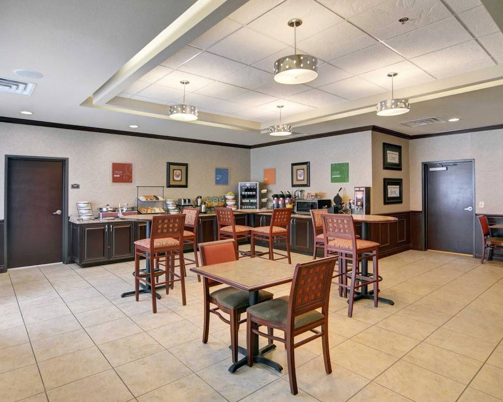 Comfort Inn & Suites Near Lake Lewisville | restaurant | 8111 S. I-35, South Corinth Street, Corinth, TX 76210, USA | 9404976300 OR +1 940-497-6300