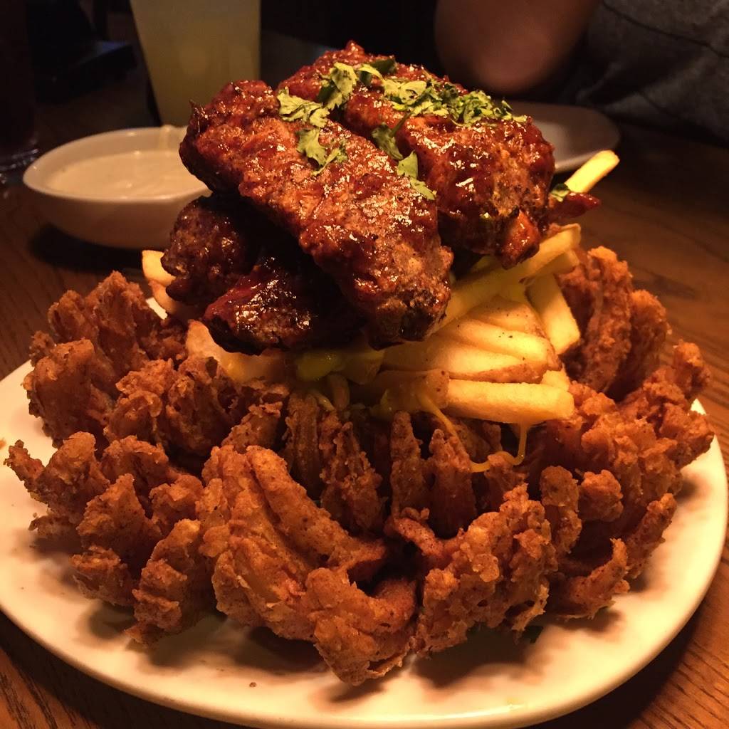 Outback Steakhouse | restaurant | 4004 S Mooney Blvd, Visalia, CA 93277, USA | 5593343842 OR +1 559-334-3842