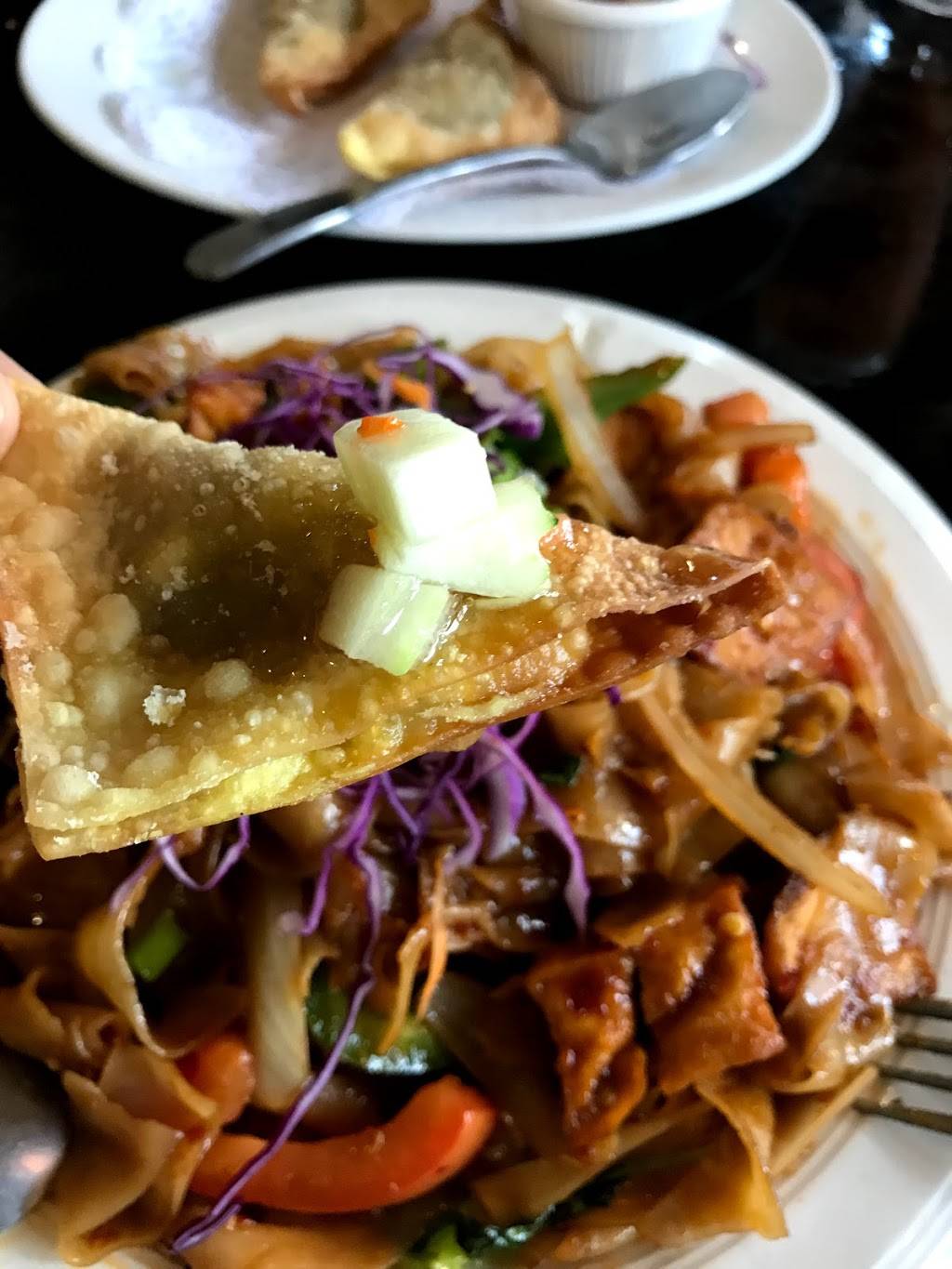 Diho Siam | restaurant | 27001 La Paz Rd #100, Mission Viejo, CA 92691, USA | 9495971550 OR +1 949-597-1550