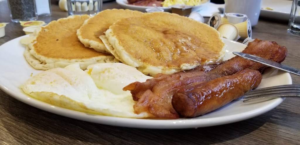 Bobbys Hideaway- Port Credit | restaurant | 398 Lakeshore Rd E, Mississauga, ON L5G 1H5, Canada | 9052783688 OR +1 905-278-3688