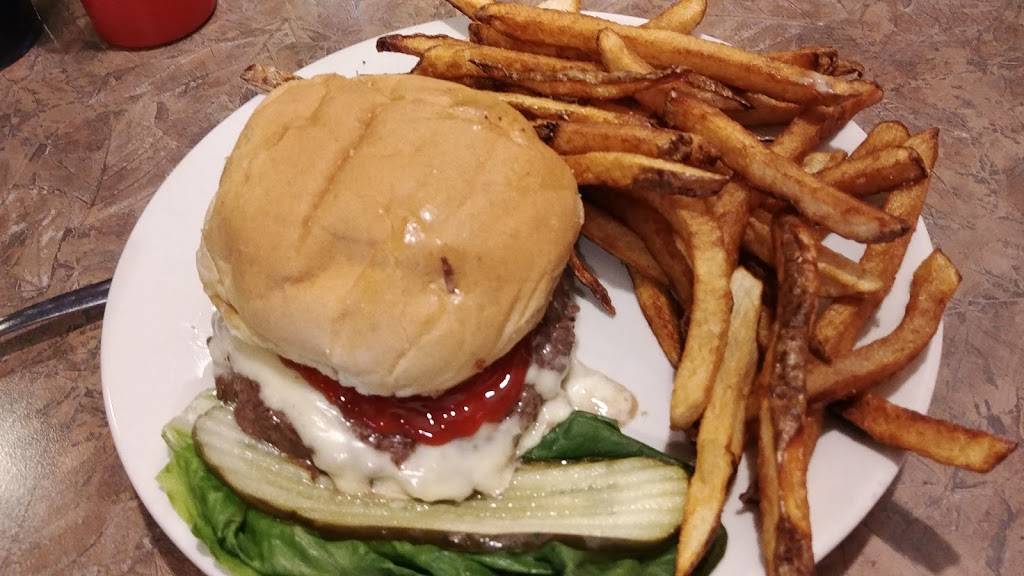 Fireside pub & steakhouse | restaurant | 205 S 12th St, Manchester, IA 52057, USA | 5639279200 OR +1 563-927-9200