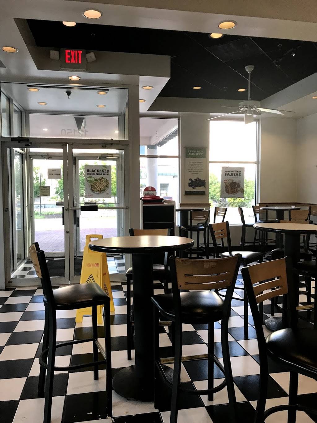 Baja Fresh Mexican Grill | restaurant | 12150 Fairfax Towne Center, Fairfax, VA 22033, USA | 7033521792 OR +1 703-352-1792