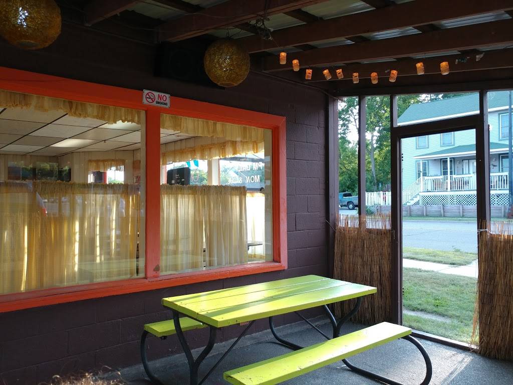 Papas Pizza | restaurant | 8812 Water St, Montague, MI 49437, USA | 2318932755 OR +1 231-893-2755