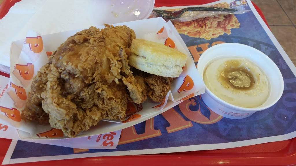 Popeyes Louisiana Kitchen | restaurant | 34579 LA-16, Denham Springs, LA 70706, USA | 2256673551 OR +1 225-667-3551
