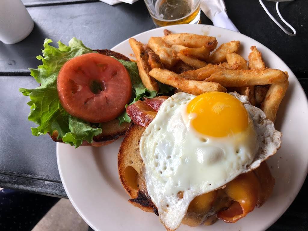 The Half Wall Beer House - DeLand | restaurant | 105 W Indiana Ave, DeLand, FL 32720, USA | 3867407720 OR +1 386-740-7720