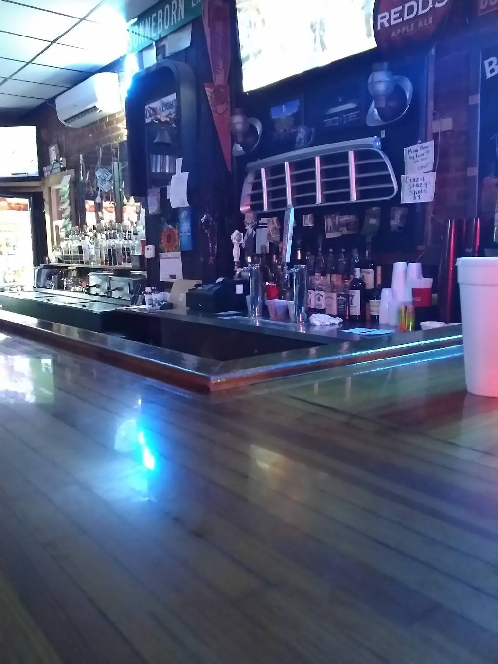 Old Seven Saloon | restaurant | 103 E State St, Palmyra, IL 62674, USA | 2174362613 OR +1 217-436-2613