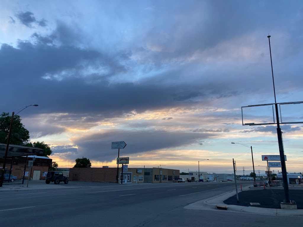 Little Chief Saloon | restaurant | 601 N 10th St, Worland, WY 82401, USA | 3073476430 OR +1 307-347-6430