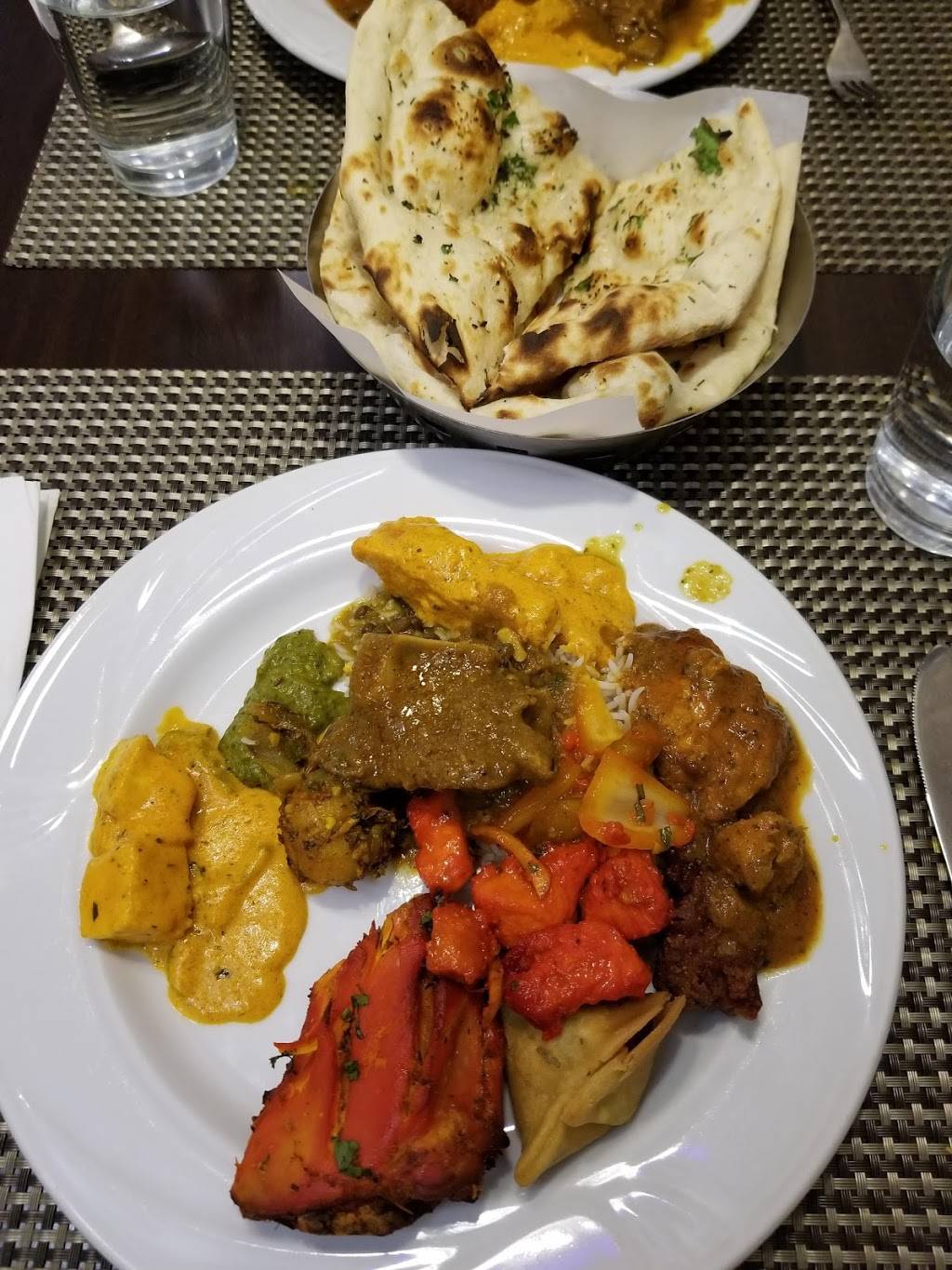 India Bistro | restaurant | 3939 Ming Ave, Bakersfield, CA 93309, USA | 6618321031 OR +1 661-832-1031