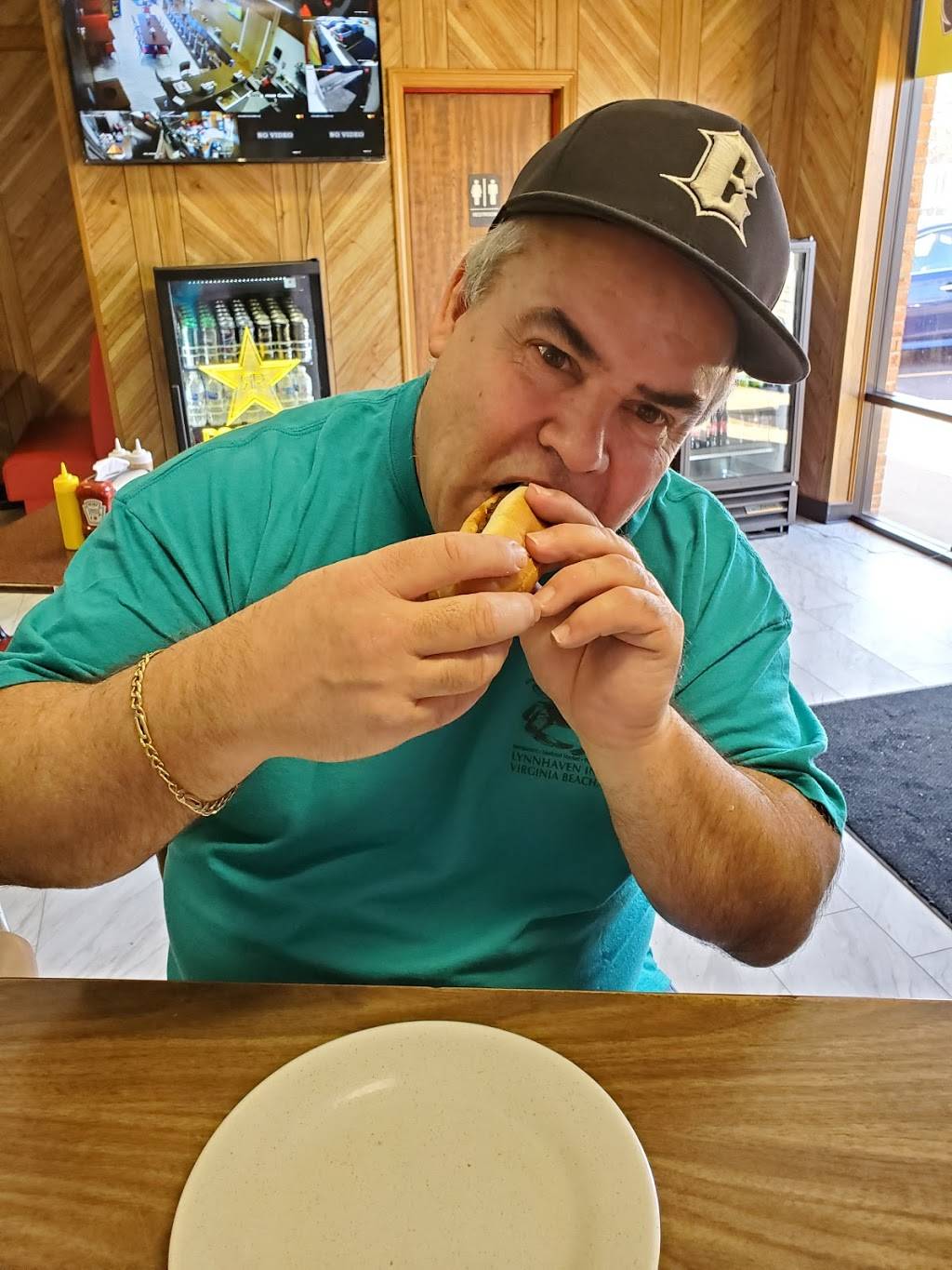 Hot Diggity Dogs BBQ | restaurant | Newtown Rd, Virginia Beach, VA 23462, USA | 7572306297 OR +1 757-230-6297