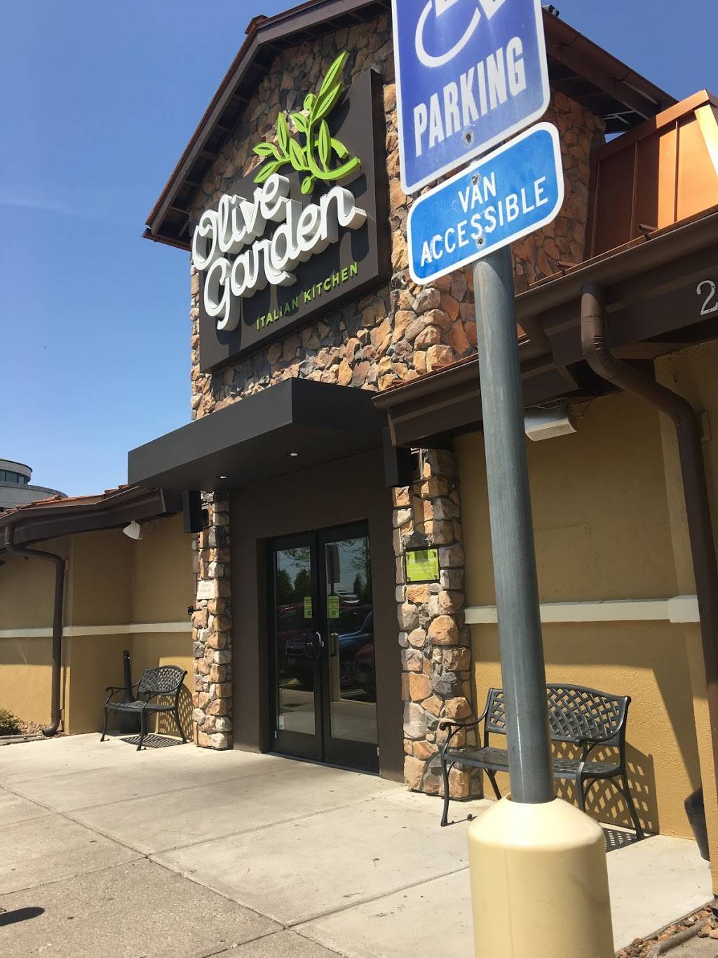 Olive Garden Italian Restaurant | meal takeaway | Mad River Station Shopping Center, 2789 Miamisburg Centerville Rd, Dayton, OH 45459, USA | 9374350885 OR +1 937-435-0885