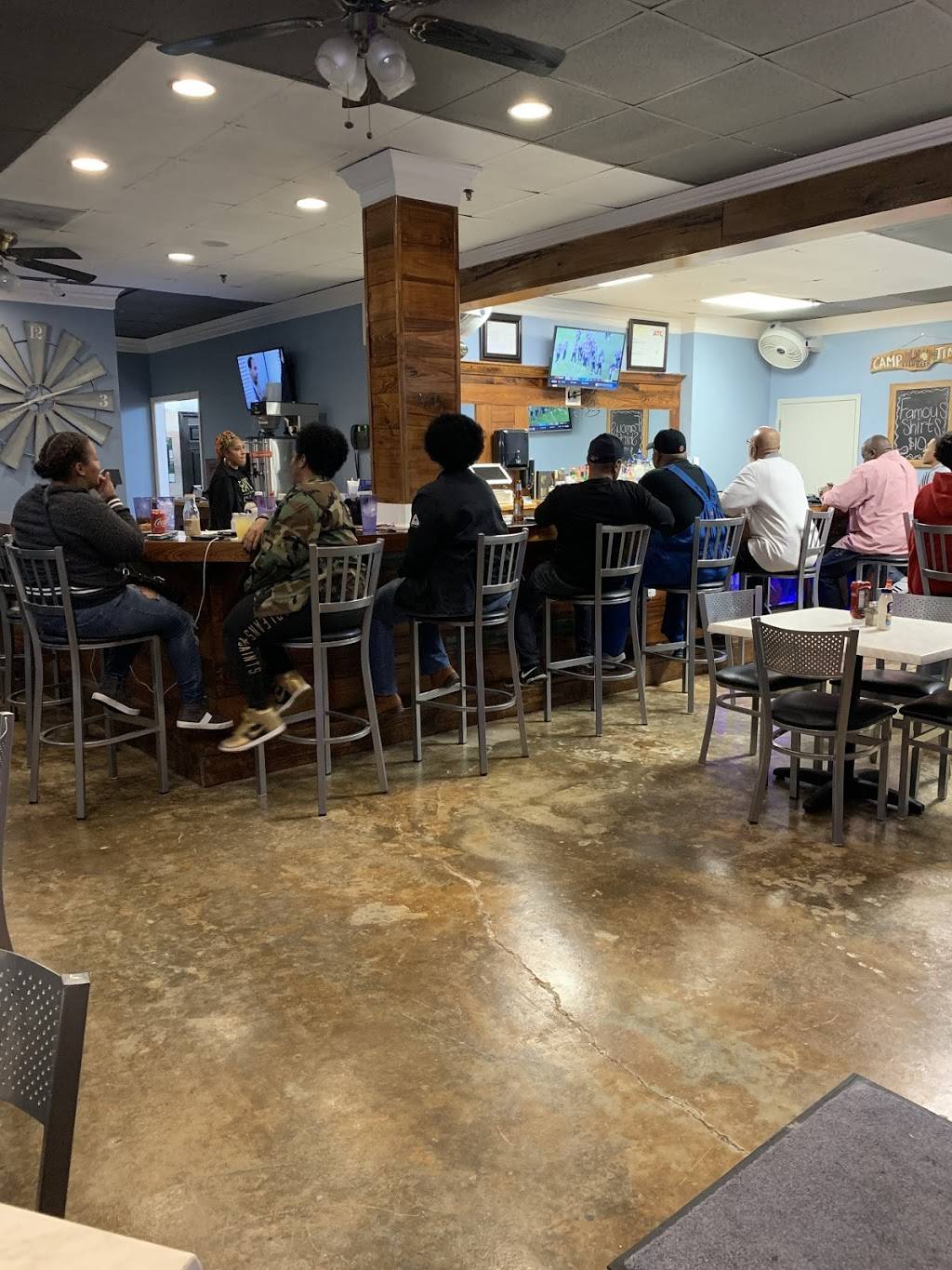 Famous K & C Restaurant & Bar | restaurant | 6031 Siegen Ln, Baton Rouge, LA 70809, USA | 2256158163 OR +1 225-615-8163