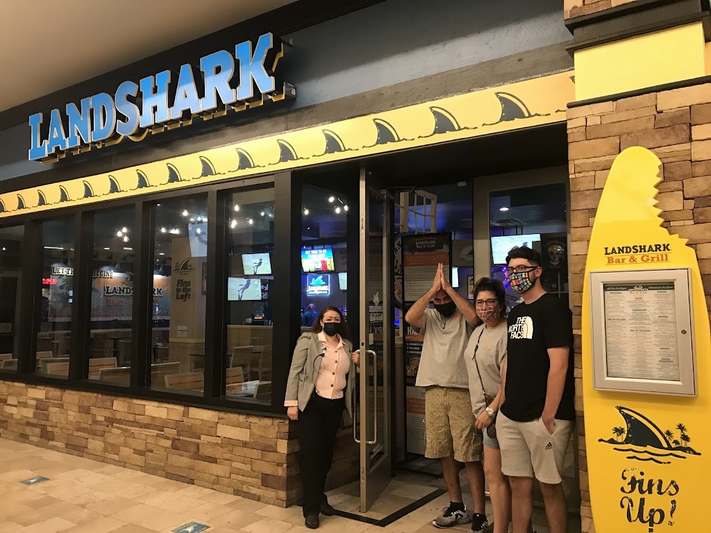 Landshark Bar & Grill San Antonio | restaurant | 849 E Commerce St Suite 171, San Antonio, TX 78205, USA | 2105561790 OR +1 210-556-1790