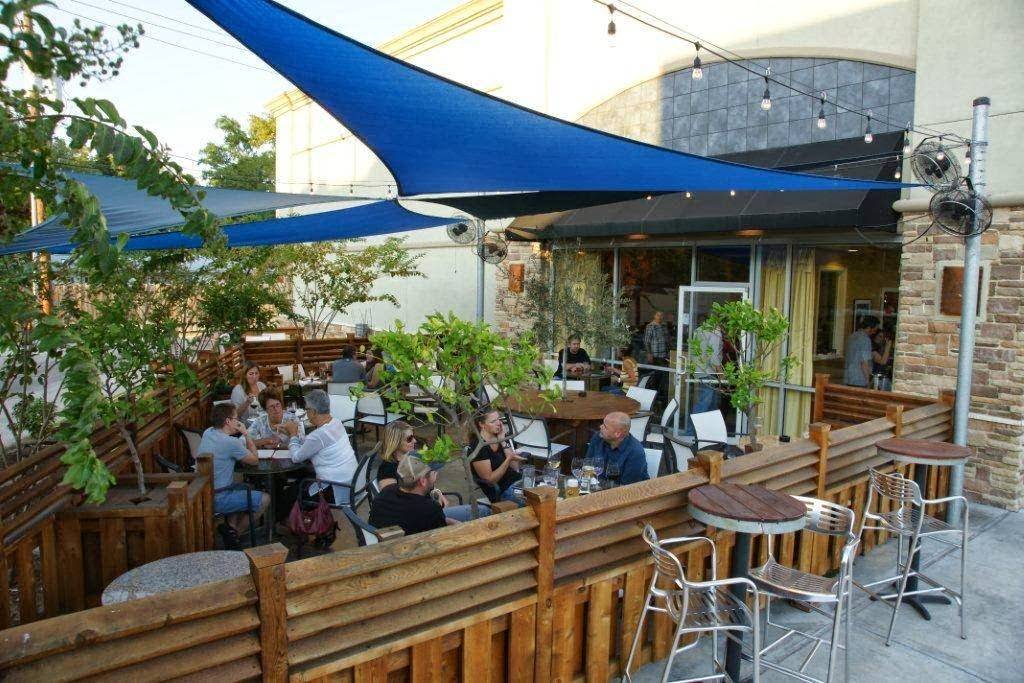 Plonk! Beer & Wine Bistro | restaurant | Behind Wells Fargo, 1214 W 43rd St #100, Houston, TX 77018, USA | 7132901070 OR +1 713-290-1070