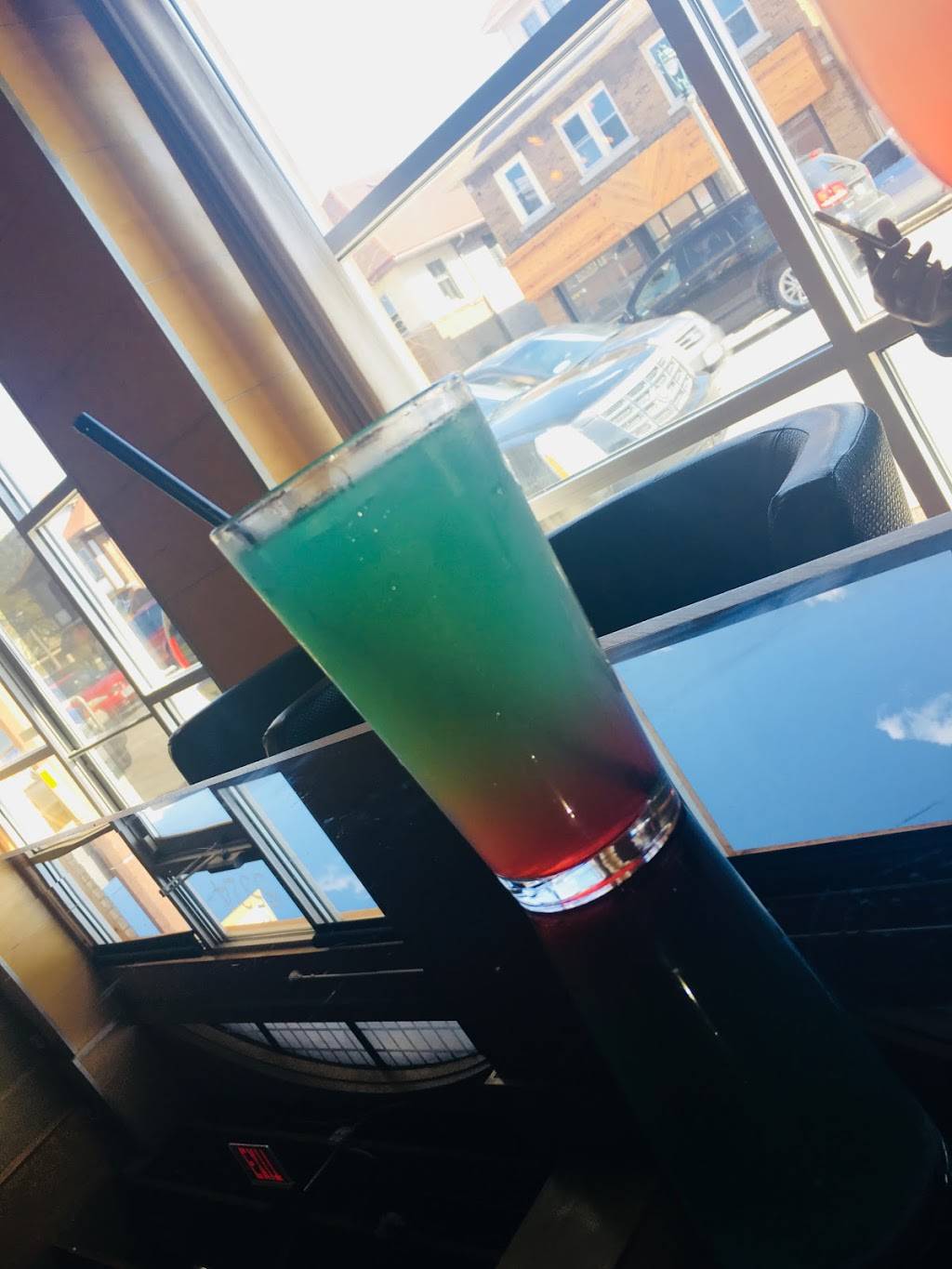 Scene 1 Restaurant and Lounge | restaurant | 5526 W North Ave, Milwaukee, WI 53208, USA | 4143234321 OR +1 414-323-4321