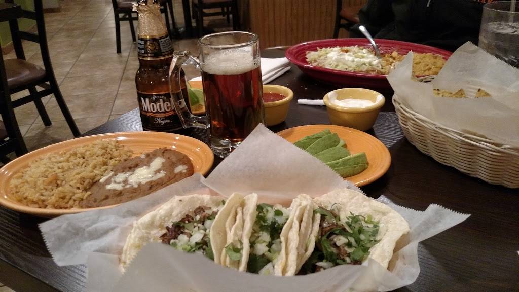 Casa Maya | restaurant | 805 W Jefferson St H, Shorewood, IL 60404, USA | 8157257760 OR +1 815-725-7760