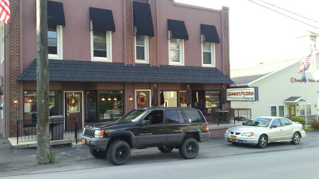 Grandes Pizzeria & Catering | restaurant | 9527 Pinnacle Rd, Sauquoit, NY 13456, USA | 3157371400 OR +1 315-737-1400
