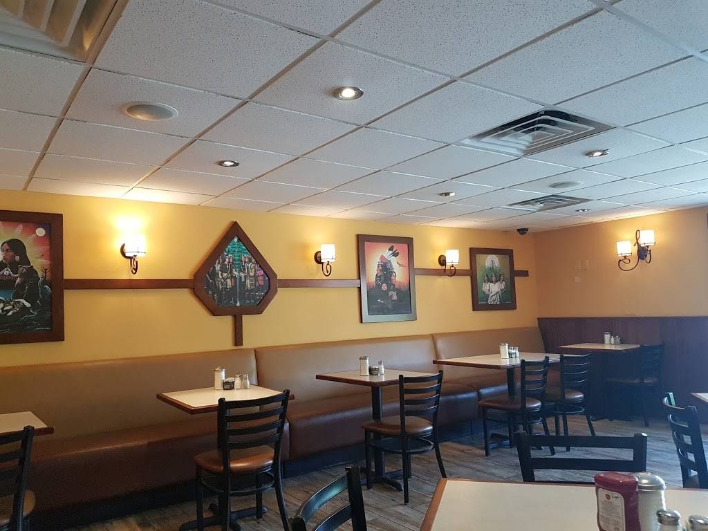 Bears Den & Tim Hortons | cafe | 425 NY-37, Hogansburg, NY 13655, USA | 5183584229 OR +1 518-358-4229