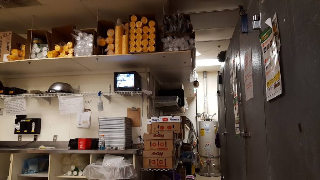 Subway | meal takeaway | 10725 SW Beaverton Hillsdale Hwy, Beaverton, OR 97005, USA | 5036262125 OR +1 503-626-2125