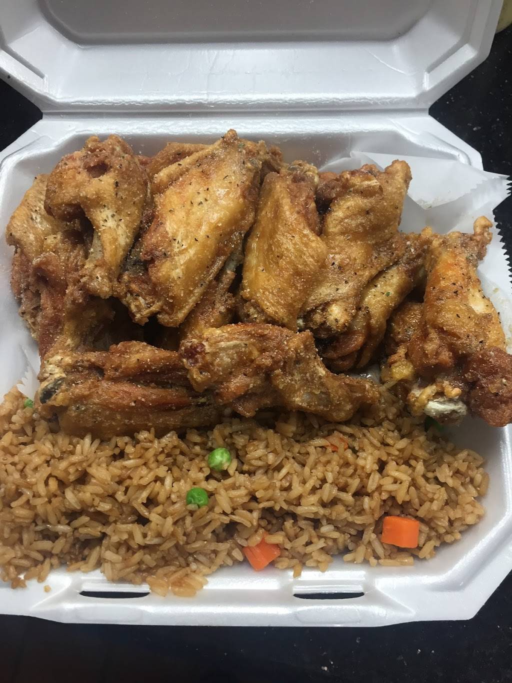 Wing Cookout | restaurant | 303 W 70th St, Shreveport, LA 71106, USA | 3186265727 OR +1 318-626-5727