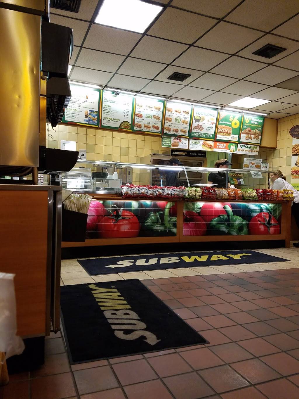 Subway | meal takeaway | 233 W Center St, West Bridgewater, MA 02379, USA | 5084275511 OR +1 508-427-5511