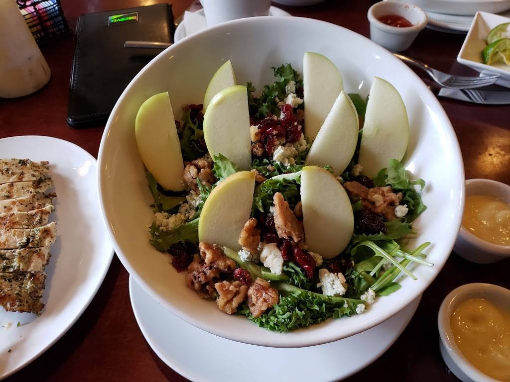 The Vineyard Wine Company | restaurant | 1140 Townpark Ave #1260, Lake Mary, FL 32746, USA | 4078339463 OR +1 407-833-9463