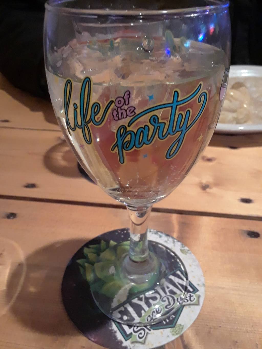 Snappers Bar and Grill | restaurant | 1514 N State St, Greenfield, IN 46140, USA | 3174622899 OR +1 317-462-2899