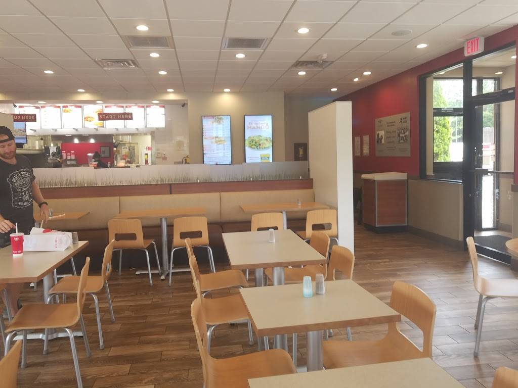 Wendys | restaurant | 2350 Towne Lake Pkwy, Woodstock, GA 30189, USA | 7705925656 OR +1 770-592-5656