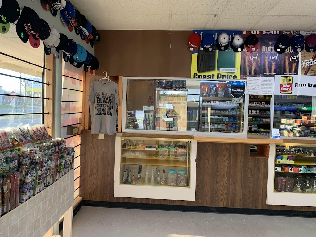 Mars Mart 2 | restaurant | 600 S Oliver St, Wichita, KS 67218, USA | 3162016054 OR +1 316-201-6054