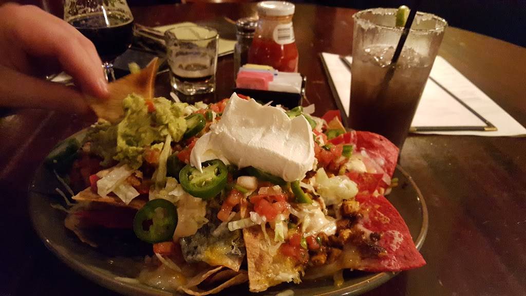 Shellhammers | restaurant | 9 University Dr, Newark, DE 19702, USA | 3027380758 OR +1 302-738-0758