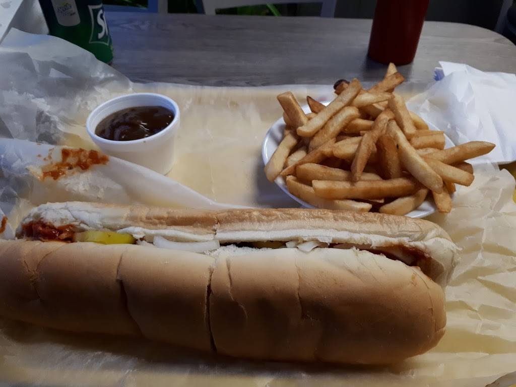 Mikes Delhi Submarine | restaurant | 105 King St, Delhi, ON N4B 1X7, Canada | 5195823449 OR +1 519-582-3449