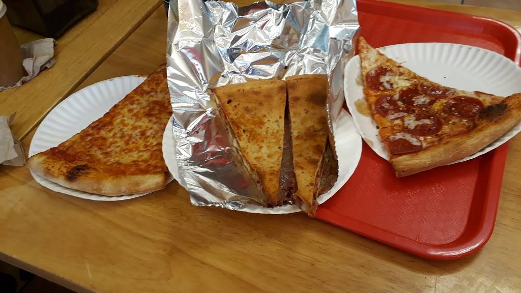 La Bruschetta Pizza | meal delivery | 256 7th Ave, Brooklyn, NY 11215, USA | 7184994994 OR +1 718-499-4994