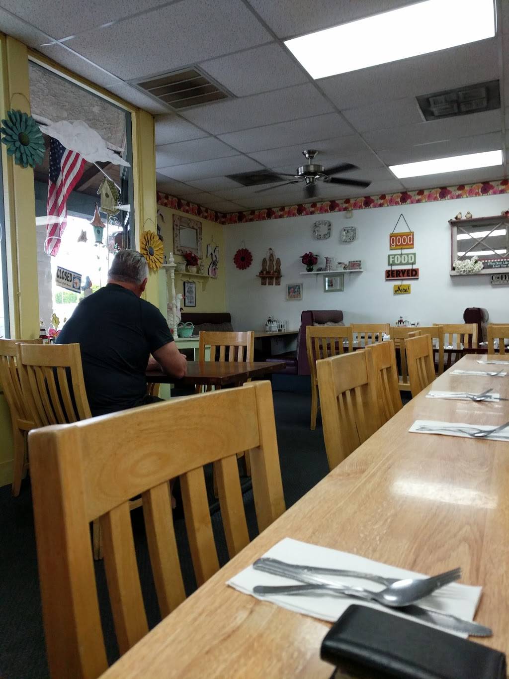 Pauls Country Kitchen | restaurant | 1267 E Imperial Hwy, Placentia, CA 92870, USA | 7149935434 OR +1 714-993-5434