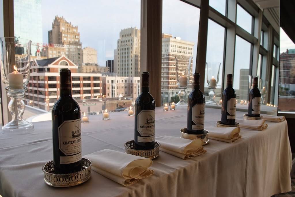 City Club of Fort Worth | restaurant | 301 Commerce St, Fort Worth, TX 76102, USA | 8178784000 OR +1 817-878-4000