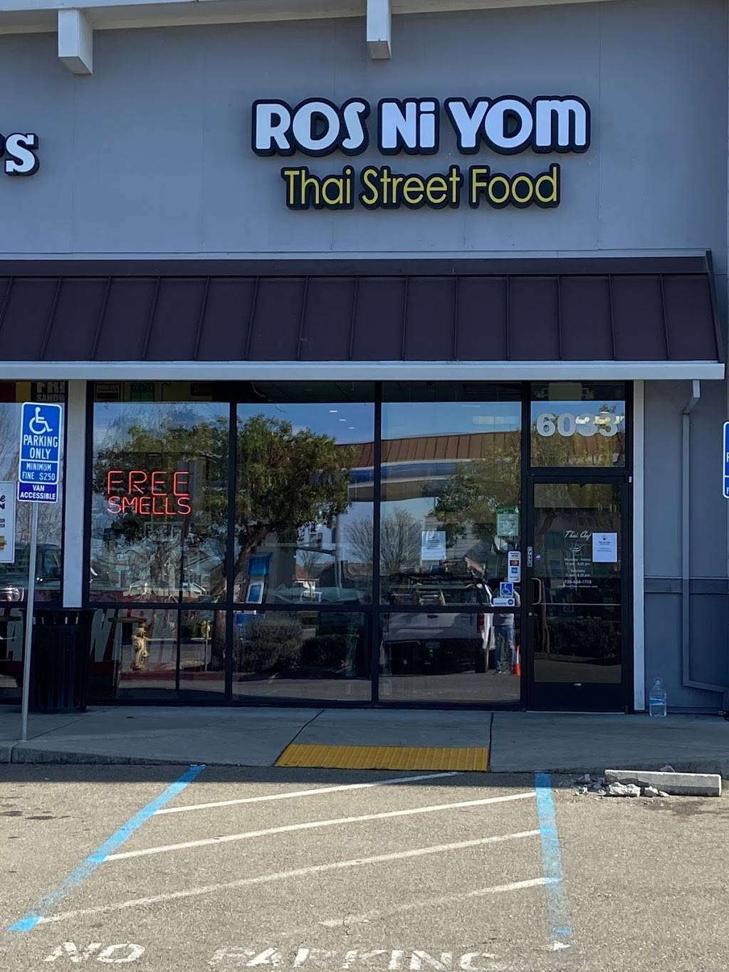 Ros Ni Yom Thai Livermore | restaurant | 6033 Northfront Rd, Livermore, CA 94551, USA | 9254491888 OR +1 925-449-1888