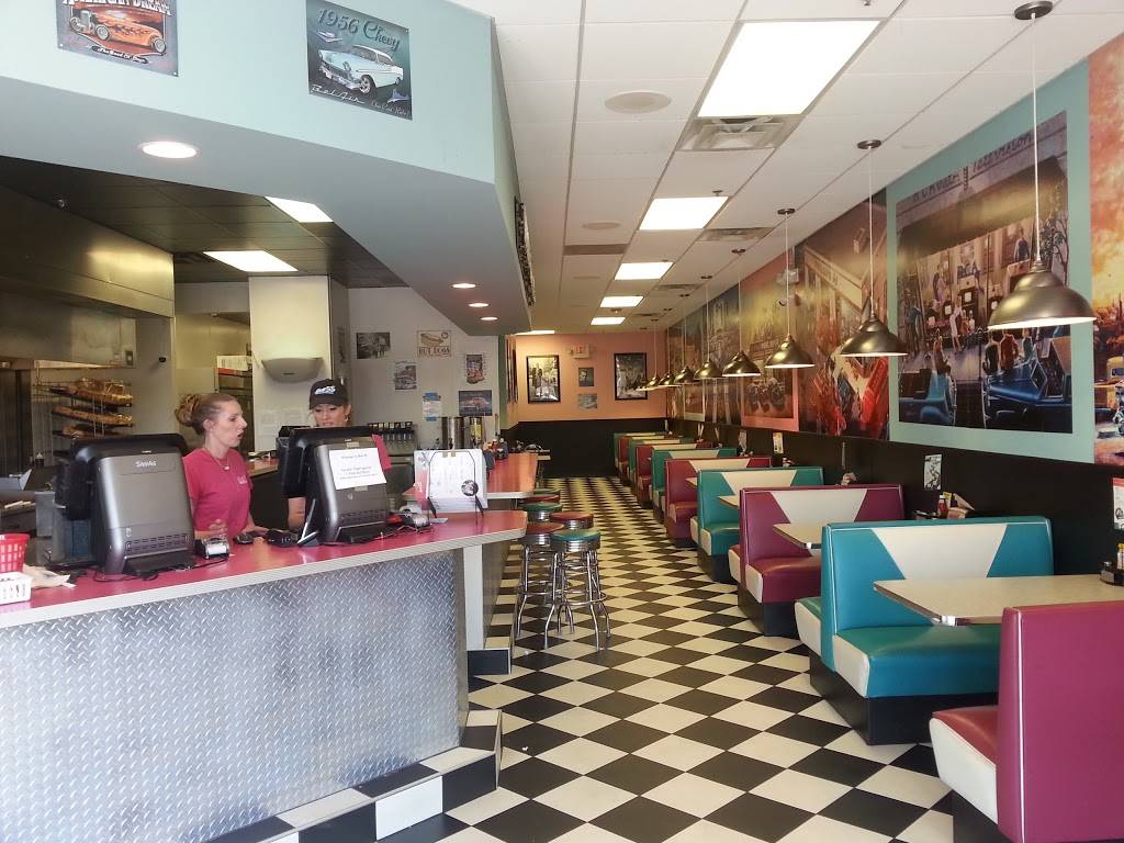 Hwy 55 Burgers Shakes & Fries | restaurant | Morganton Heights Blvd A-126, Morganton, NC 28655, USA | 8284754161 OR +1 828-475-4161