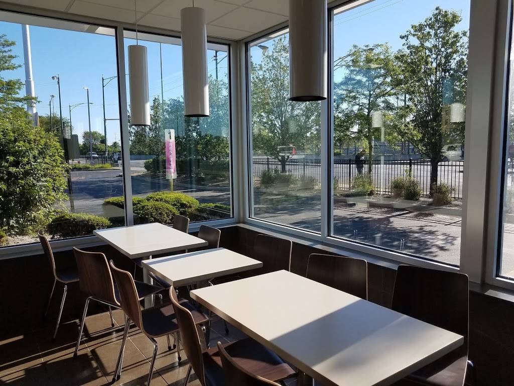 McDonalds | cafe | 6900 S Lafayette Ave, Chicago, IL 60621, USA | 7739940690 OR +1 773-994-0690