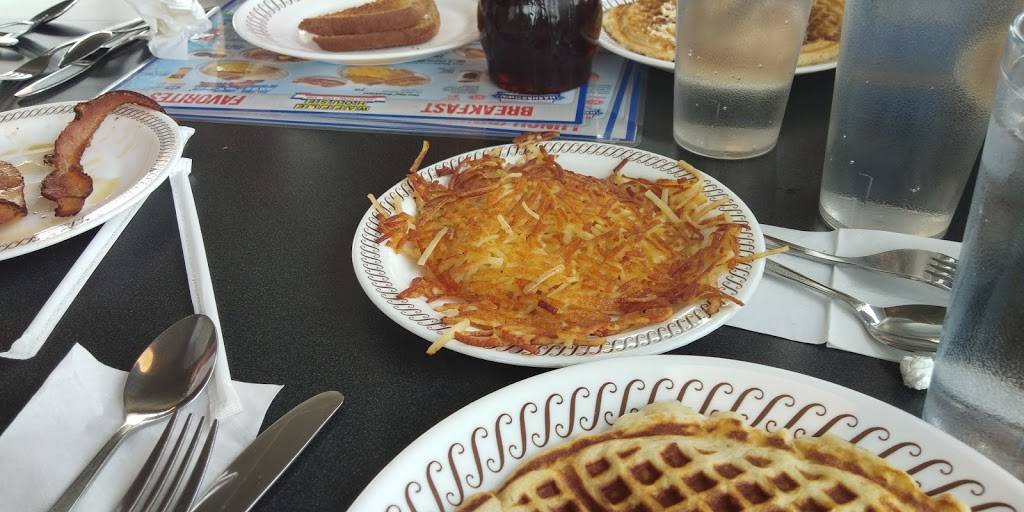 Waffle House | meal takeaway | 1455 E Santa Fe St, Olathe, KS 66061, USA | 9133900257 OR +1 913-390-0257