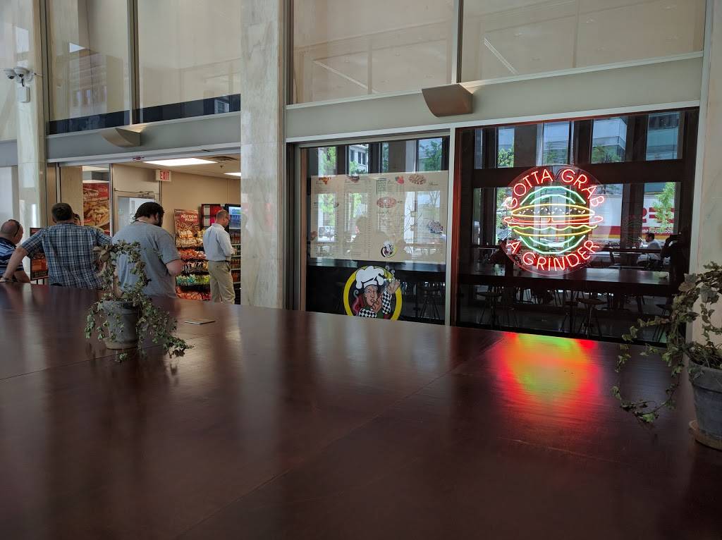 Bellacinos Pizza & Grinders | restaurant | 1001 Woodward Ave Ste 100, Detroit, MI 48226, USA | 3139633000 OR +1 313-963-3000