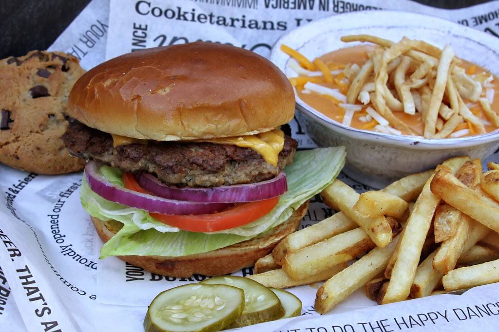 Max & Ermas | restaurant | 17330 Hall Rd, Clinton Twp, MI 48038, USA | 5864129980 OR +1 586-412-9980