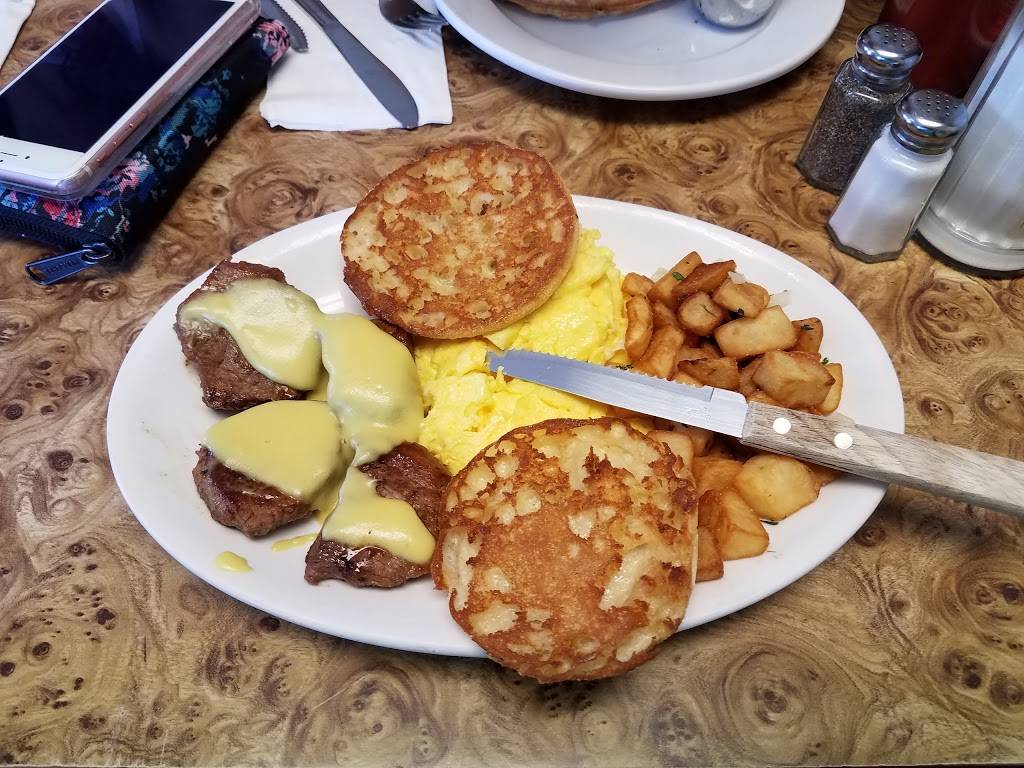 Uncle Charlies Finer Diner | restaurant | 1496 Main St, Weymouth, MA 02190, USA | 7813373889 OR +1 781-337-3889