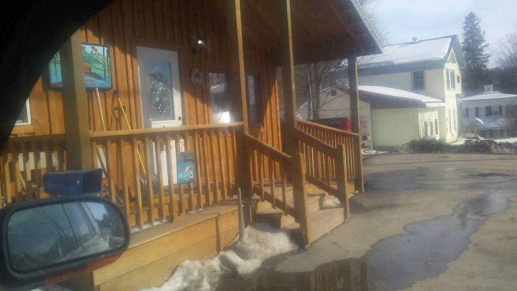 Beaver Den Diner | restaurant | 1946 Academy Rd, West Edmeston, NY 13485, USA | 3158998206 OR +1 315-899-8206