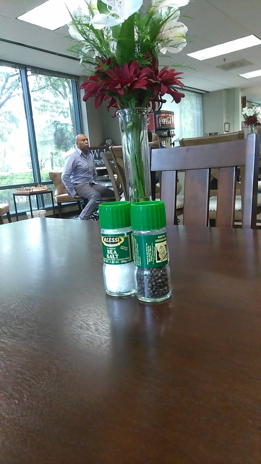 Candor Grille | cafe | 10150 Highland Manor Dr #110, Tampa, FL 33610, USA | 8136260629 OR +1 813-626-0629