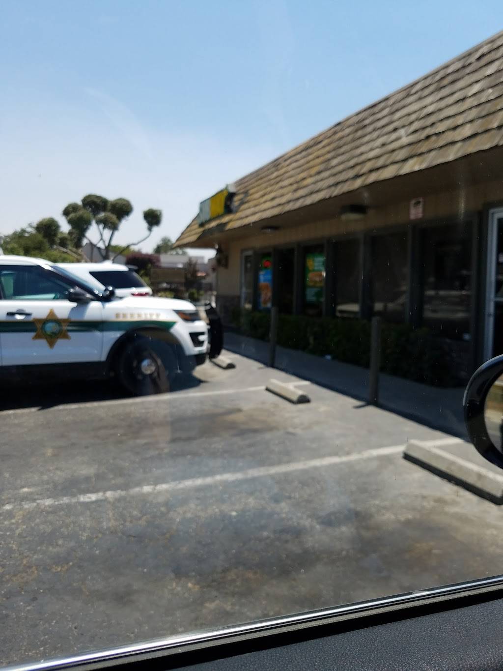 Subway | restaurant | 5751 S Elm Ave, Fresno, CA 93706, USA | 5592667827 OR +1 559-266-7827