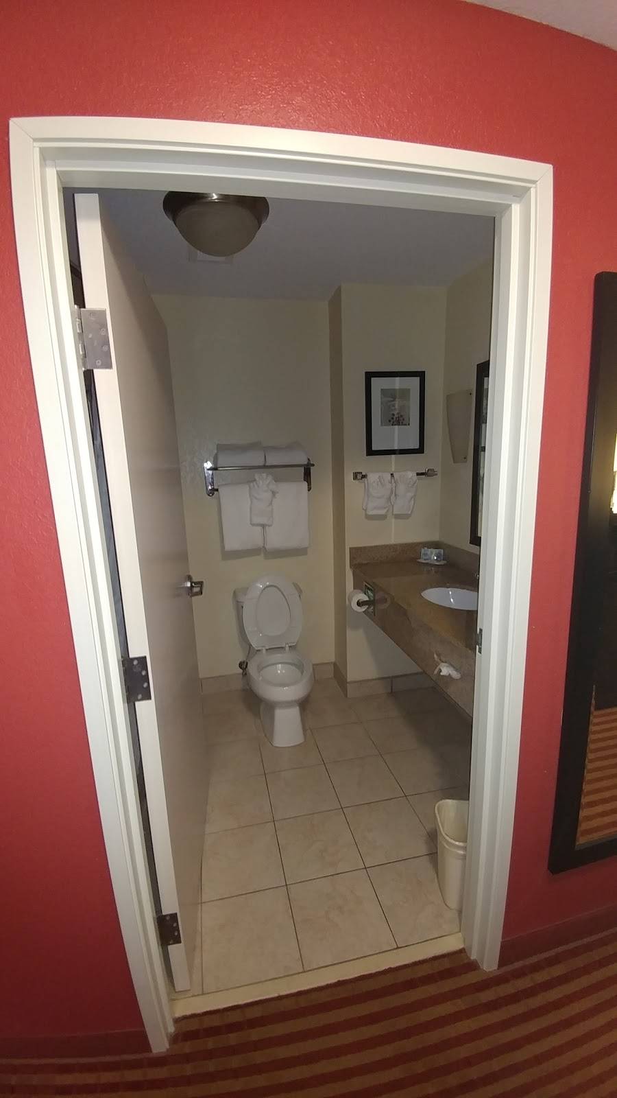 Comfort Suites | restaurant | 1922 Memorial Dr, Waycross, GA 31501, USA | 9125480555 OR +1 912-548-0555