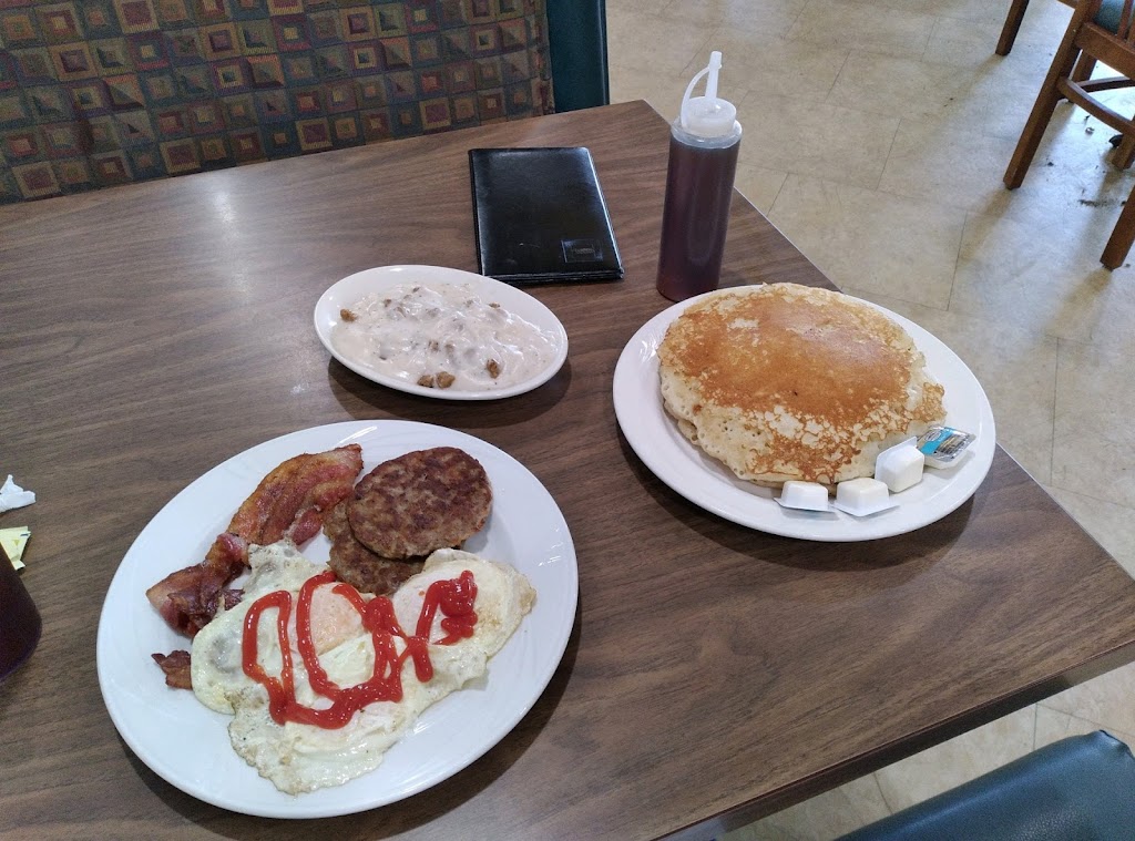 The Post Bar & Grill | restaurant | 884 Rose Ave, Burlington, CO 80807, USA | 7193467337 OR +1 719-346-7337